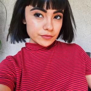 Meet your Posher, Mona